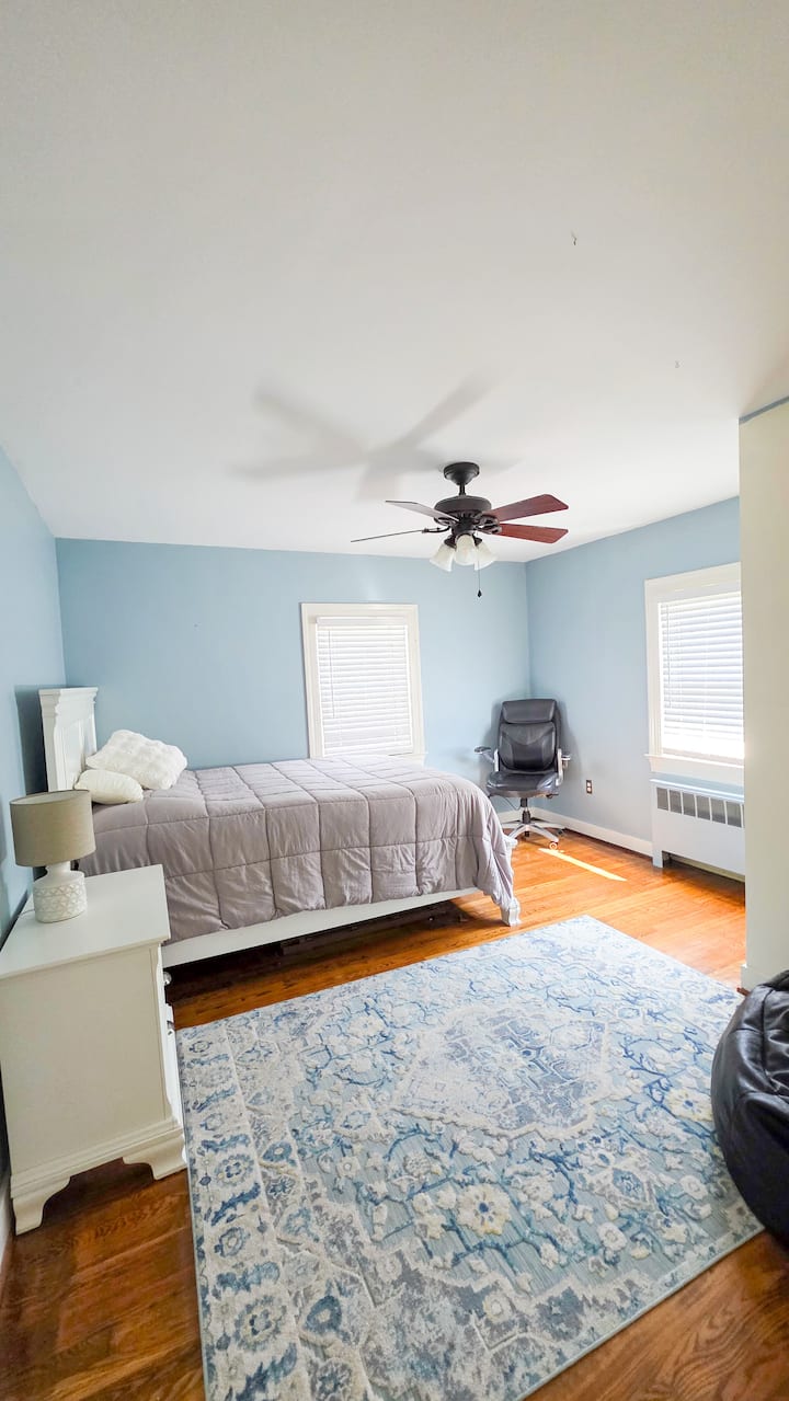 Warm And Traditional Beach House - Hampton, VA