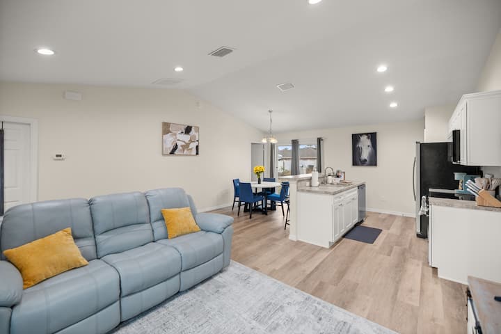 The Ocala Springs Hideaway

3br/3bth - Silver Springs State Park, Silver Springs