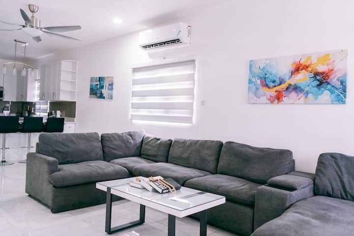 Luxury Home| Gated Estate |Near Beaches & Kingston - Jamaika