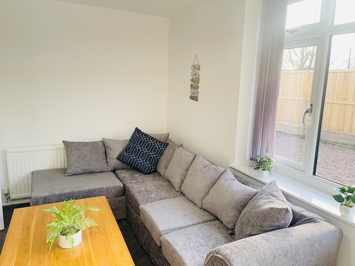 Cozy 4-bedroom, 1.5 Bath
 Home In West Yorkshire - Wakefield