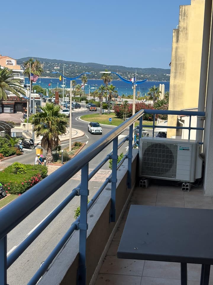 Le Méditerranée : Proche Mer, Plein Centre, Garage - Cavalaire-sur-Mer