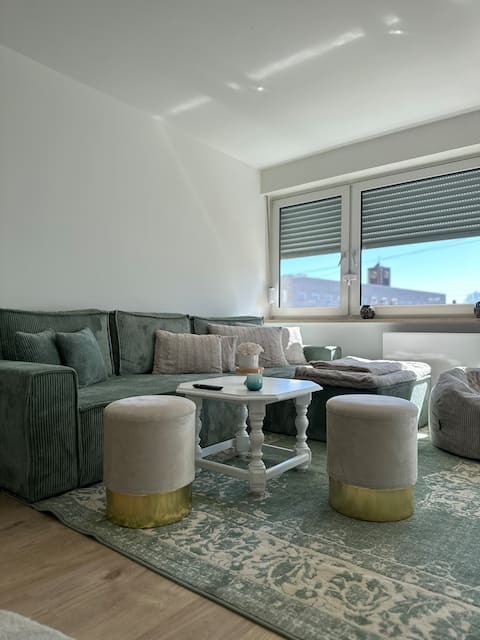 Popular Airbnb listing: Welcome to MyCozyHome in Am Luitpoldpark