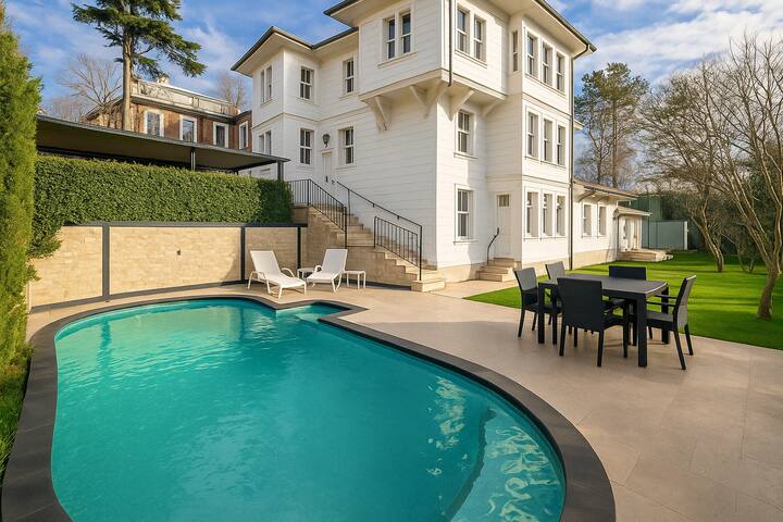 Anadolu Hisarı Timeless Mansion w/ Bosphorus View gallery image 2