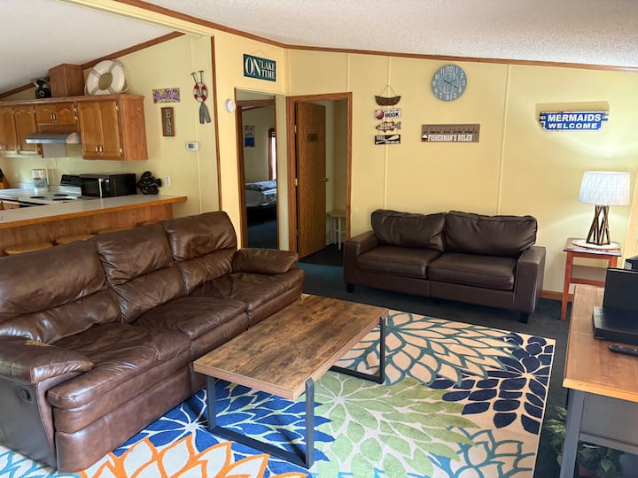 •Superhost
•Guest Favorite 
•Very Fair Prices - Put-in-Bay, OH