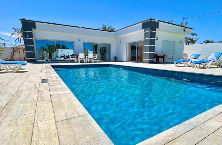 Belle Villa Plein Pied Avec Piscine Sans Vis-à-vis - Djerba