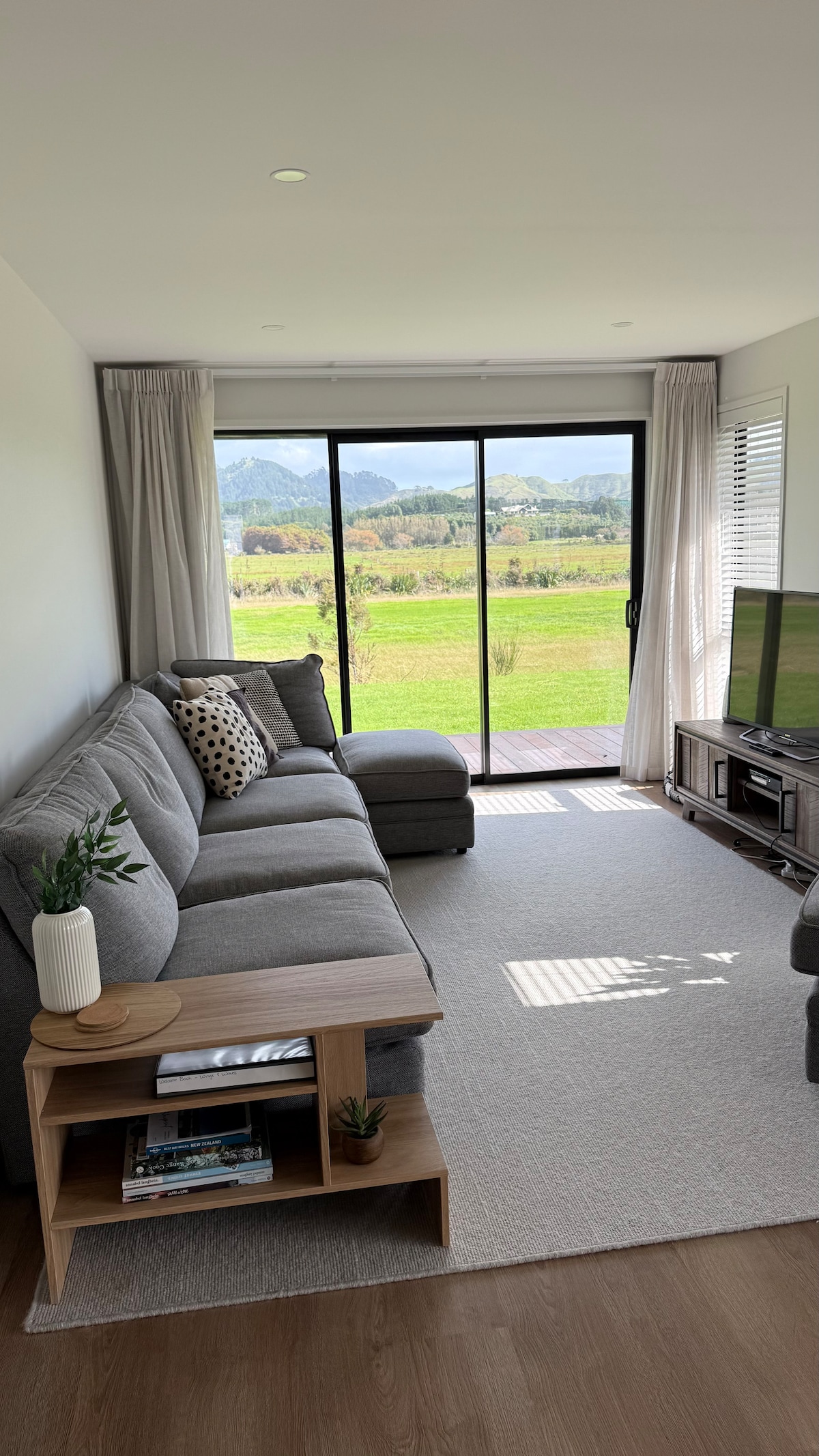 Top performing Airbnb: Wings and Waves in Western Bay Of Plenty District North