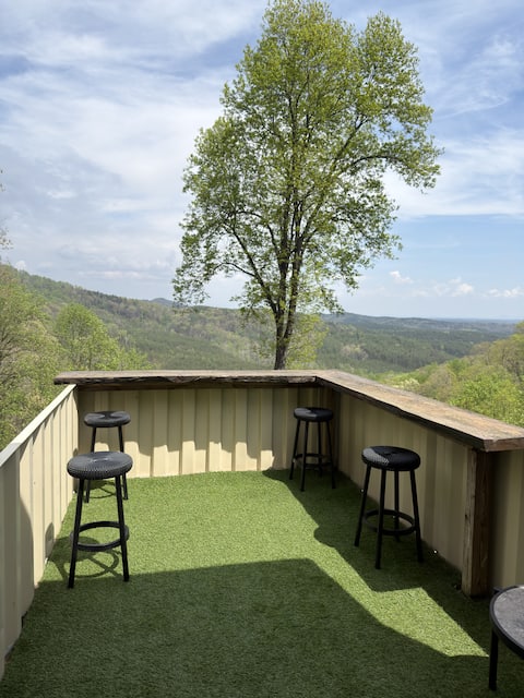 Valhalla Sky Suite at Hisaw Gap Romantic Retreat