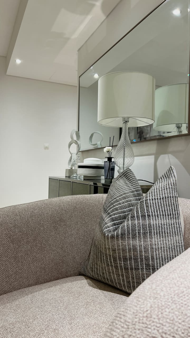 Modern Stylish ~ Pool & Sea View (Beach Access) - Muscat