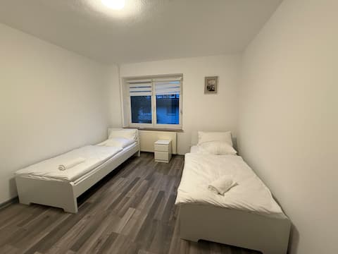 Vacation rental 4Z 8P 1.5 bath balcony kitchen