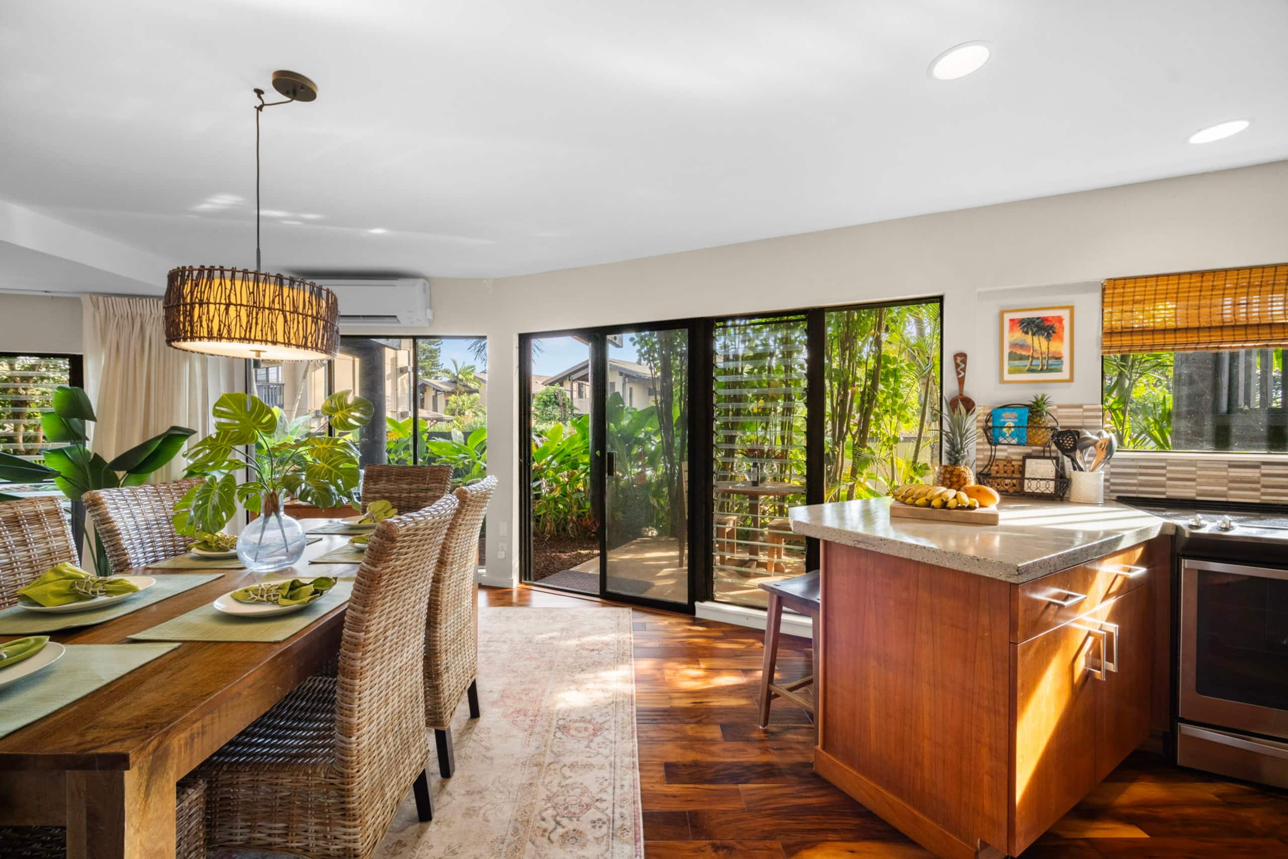 5* Reviews! Spacious Tropical Retreat + Pool + AC - Photo 19
