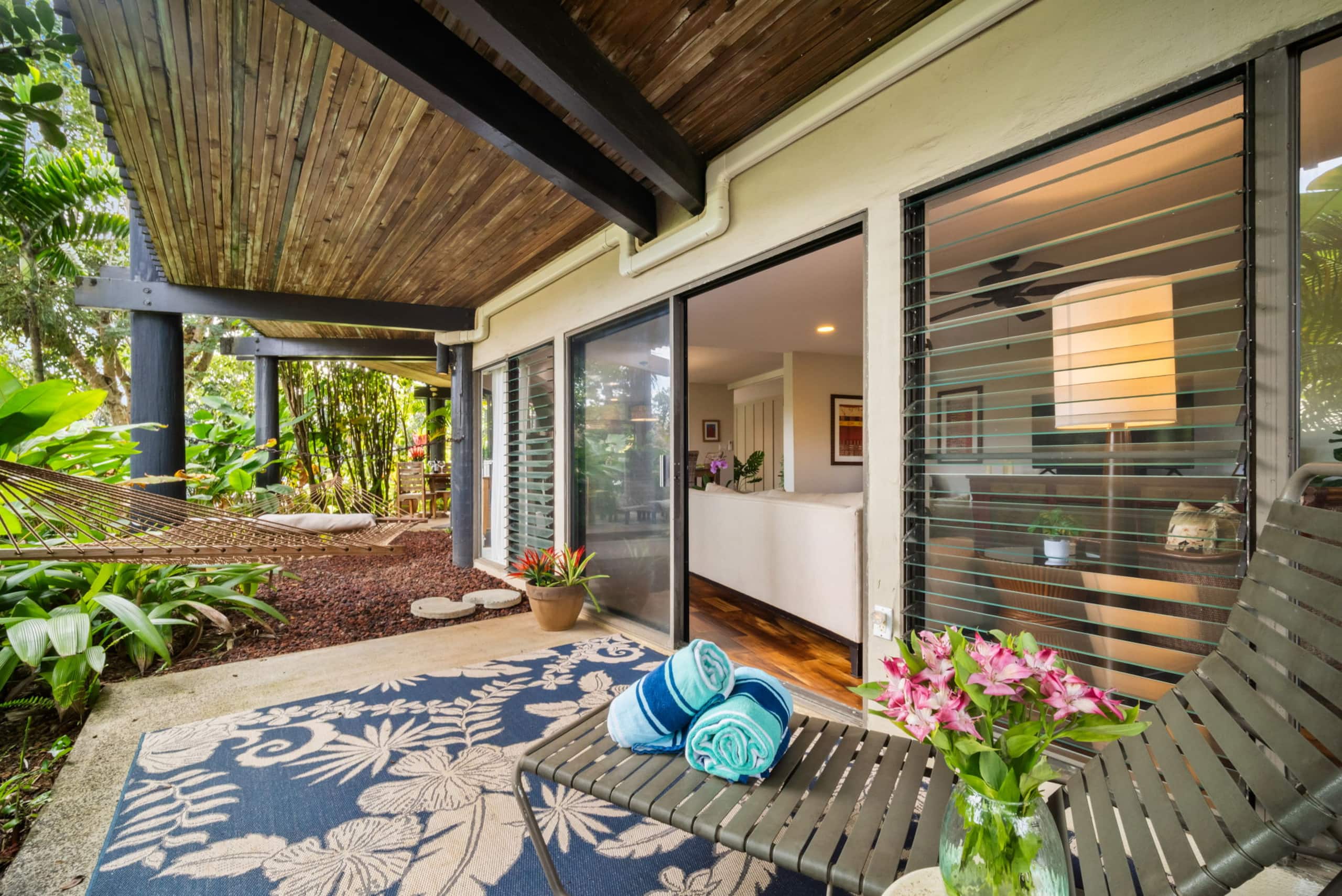 5* Reviews! Spacious Tropical Retreat + Pool + AC - Photo 50