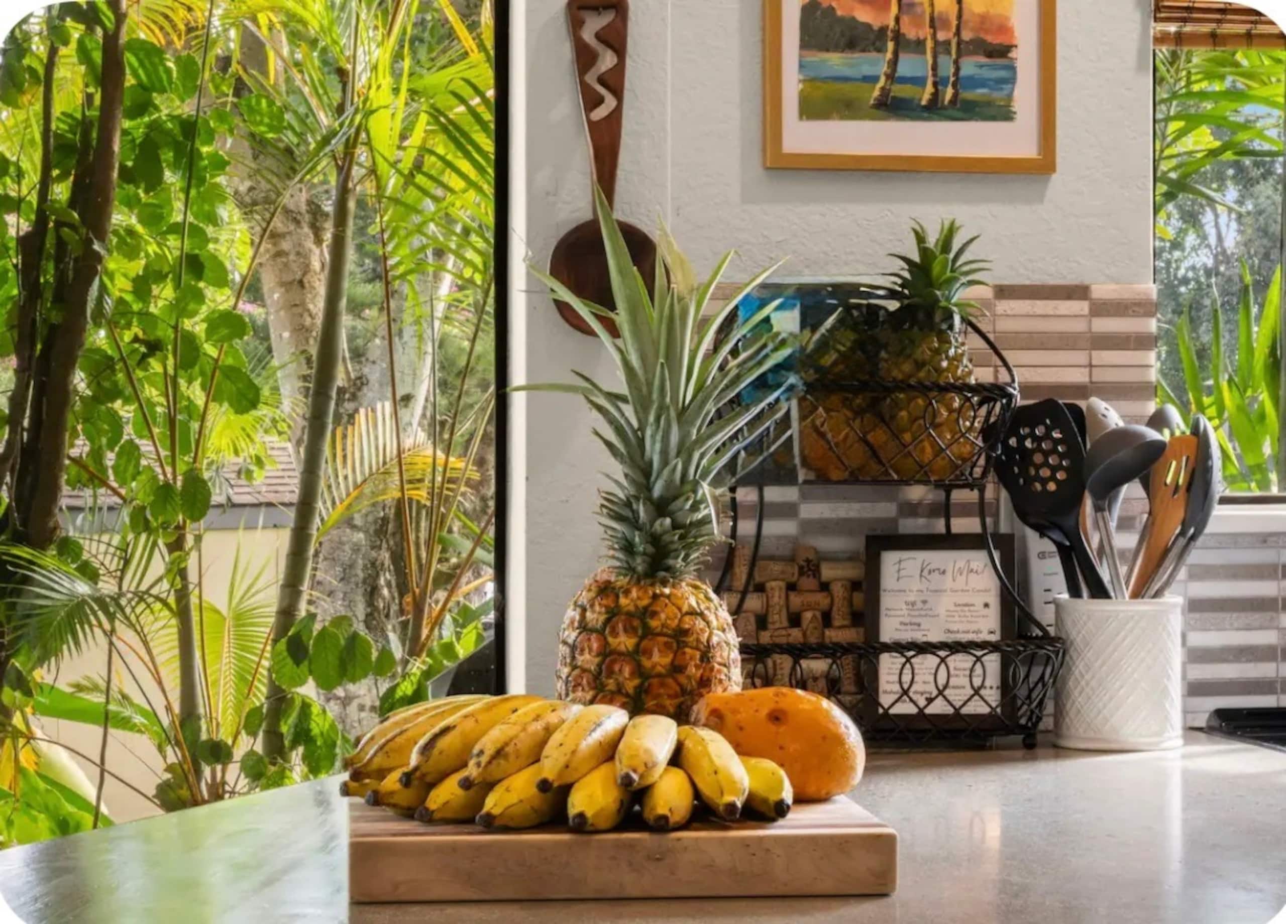 5* Reviews! Spacious Tropical Retreat + Pool + AC - Photo 11