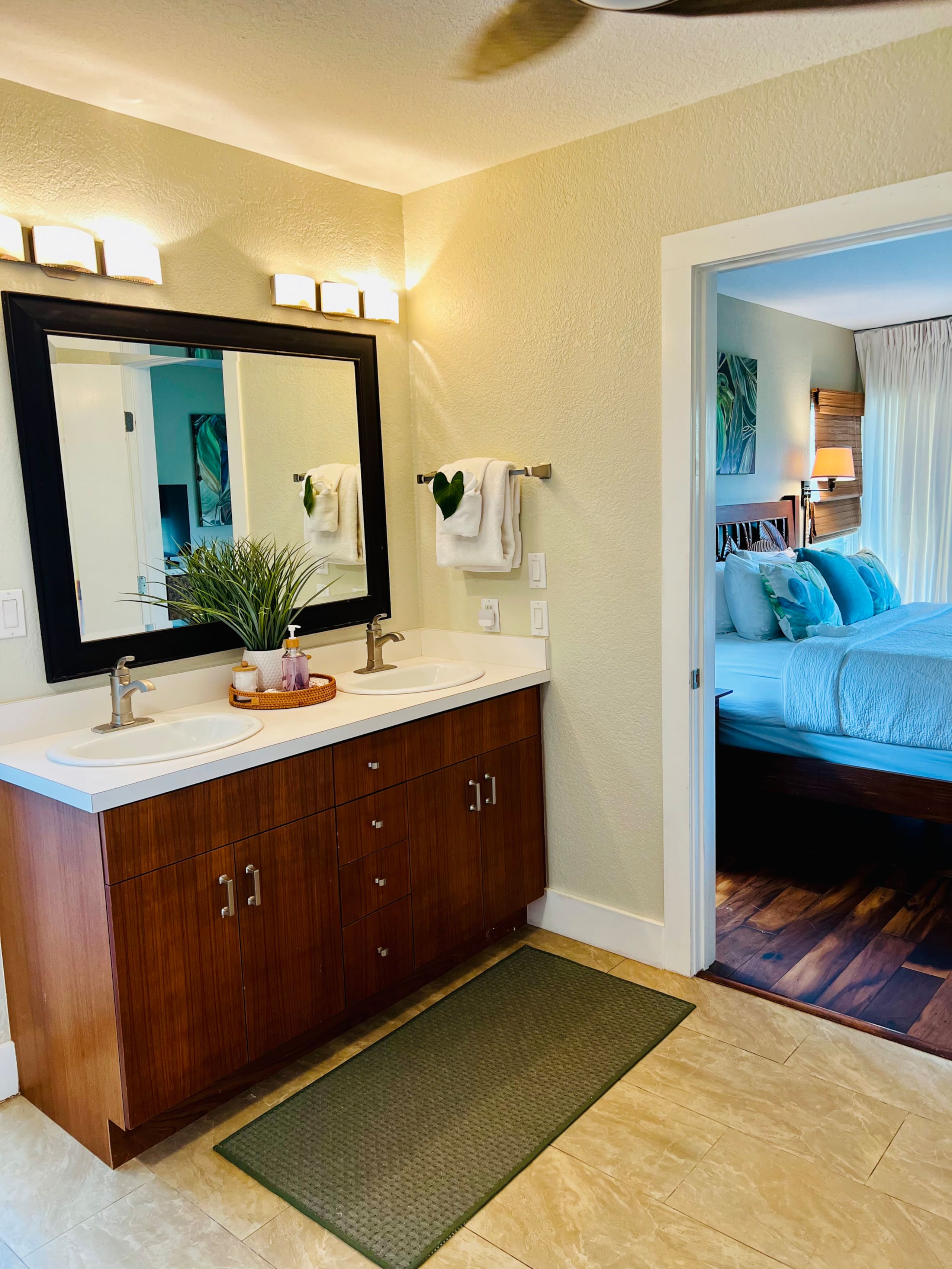 5* Reviews! Spacious Tropical Retreat + Pool + AC - Photo 37