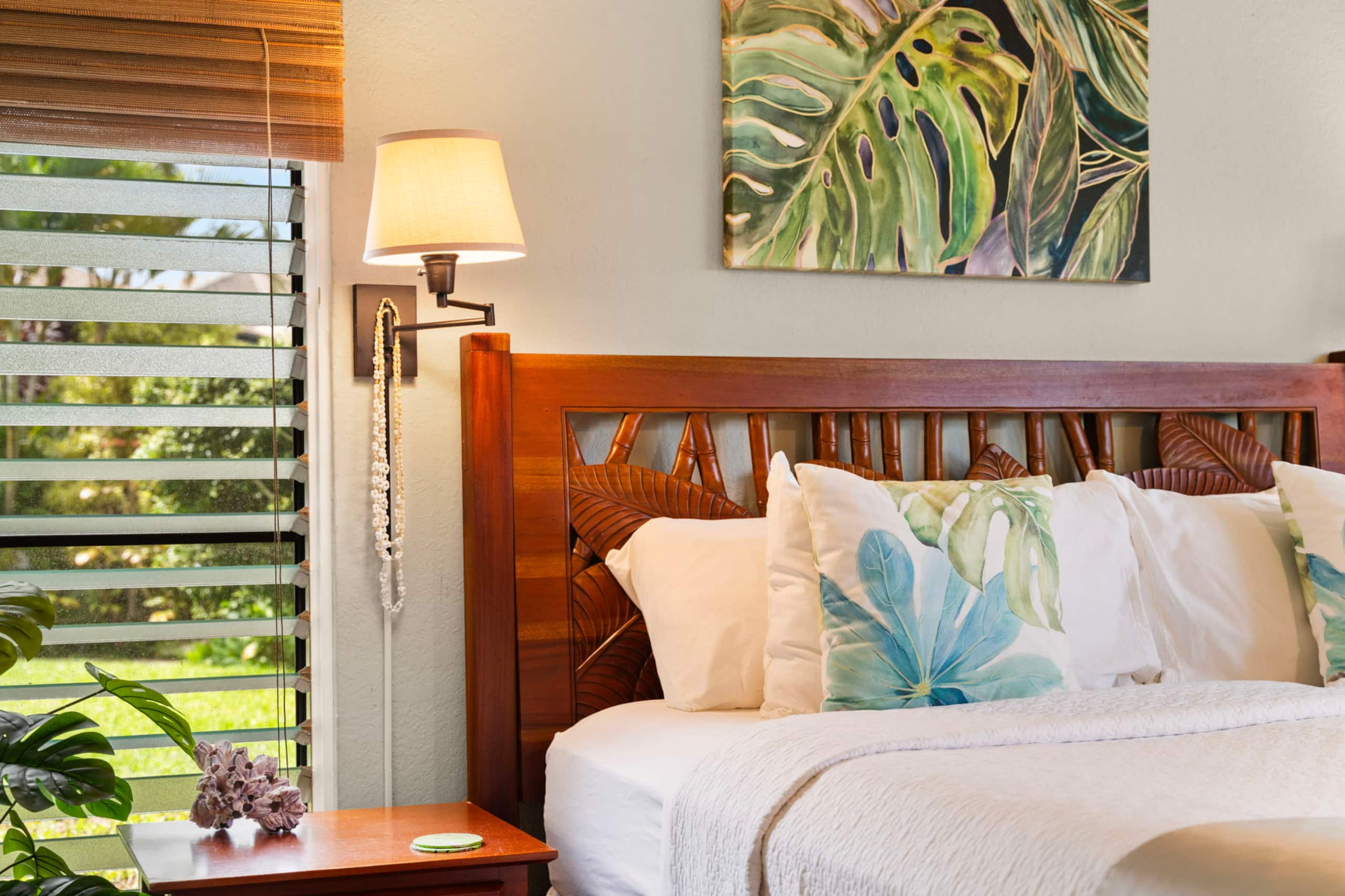 5* Reviews! Spacious Tropical Retreat + Pool + AC - Photo 24