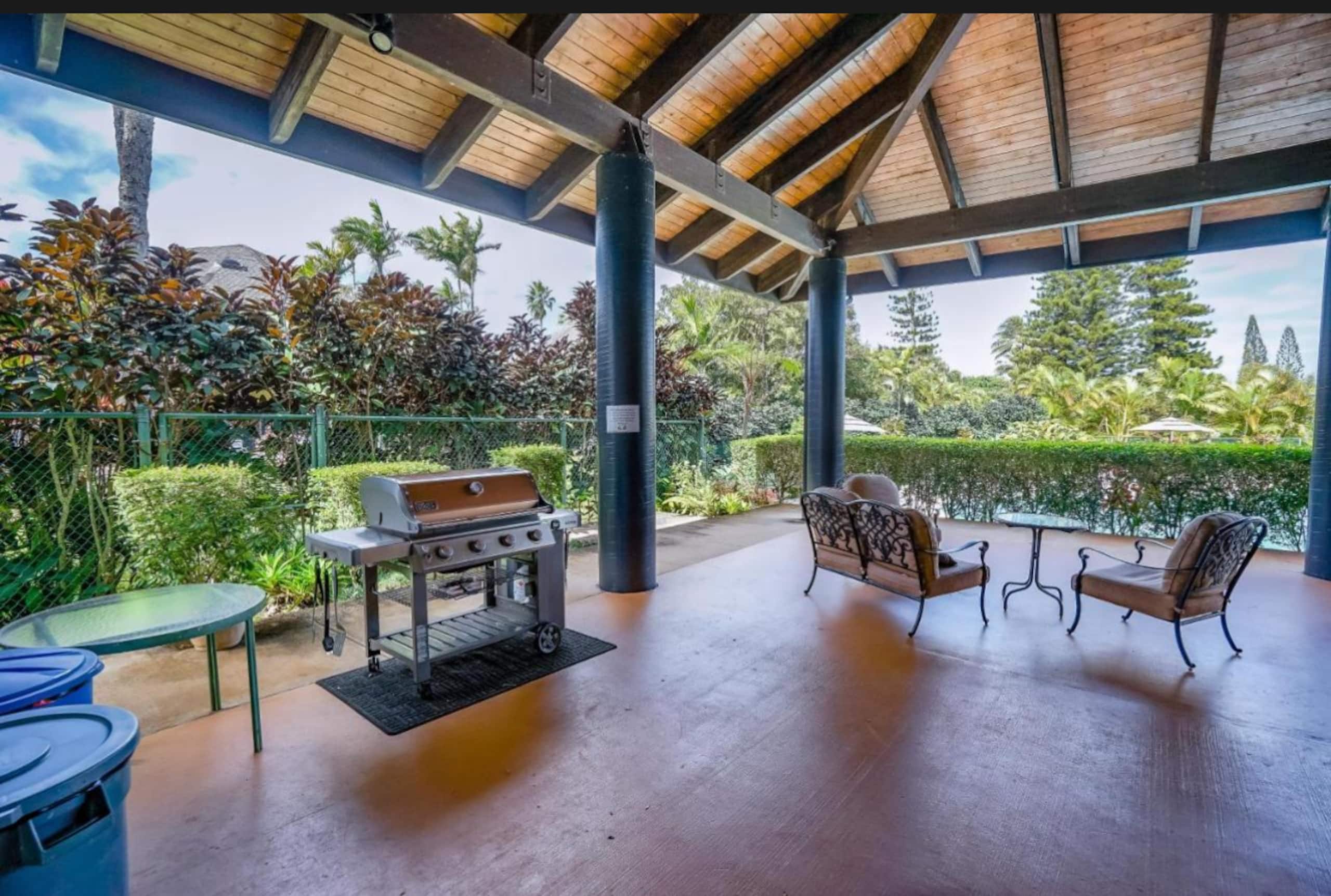 5* Reviews! Spacious Tropical Retreat + Pool + AC - Photo 70