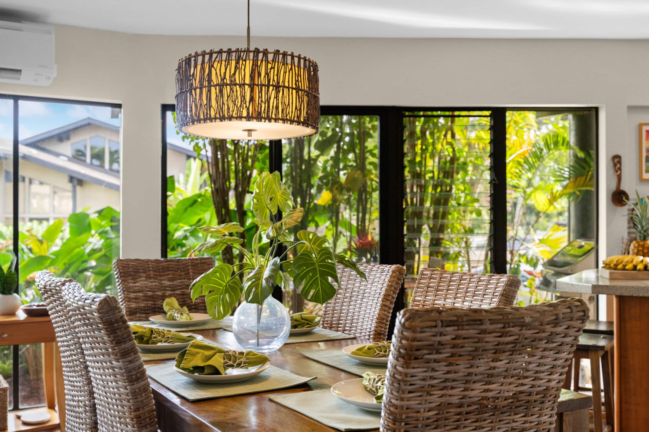 5* Reviews! Spacious Tropical Retreat + Pool + AC - Photo 15