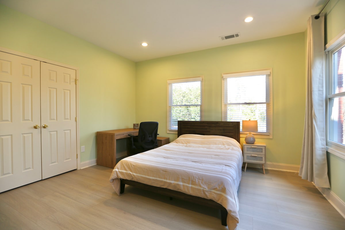 Private | Spacious | Full Kitchen | Large Yard