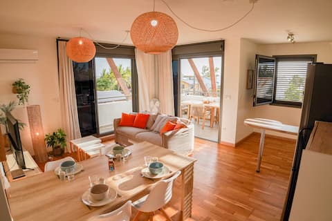 Successful Airbnb property: "Ocean Cottage" with terrace - 50 m from the beach in L'étang Salé