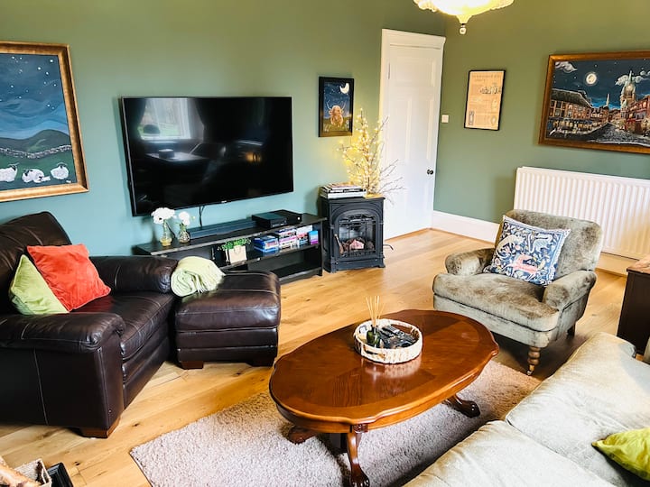 Carvetii: Abbey View, 1st Floor Flat, City Centre - Dunfermline