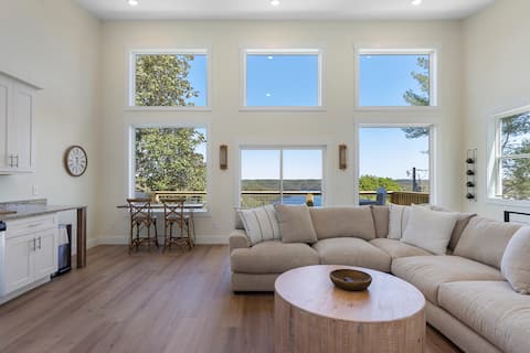 Otterbox Skyloft- Host Pays Airbnb Fee- hot tub