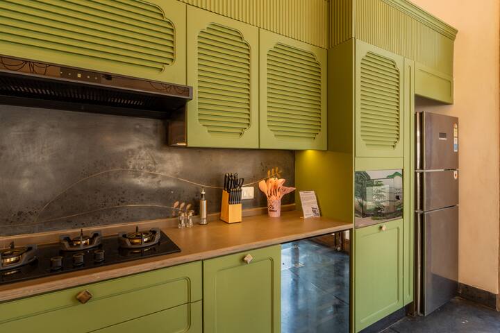 Full kitchen image 4