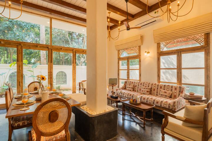 Dining area image 2