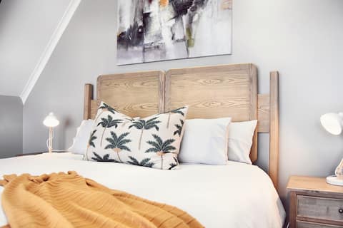 Eaglesnest Beach Front Home