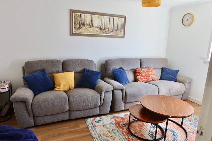 Modern 4 Bedroom Home In Glasgow - Free Parking - Glasgow