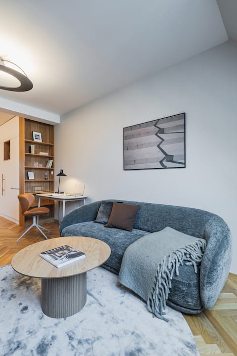 Top Airbnb: Luxury Rooftop Suite · Letná · Balcony in Bubeneč