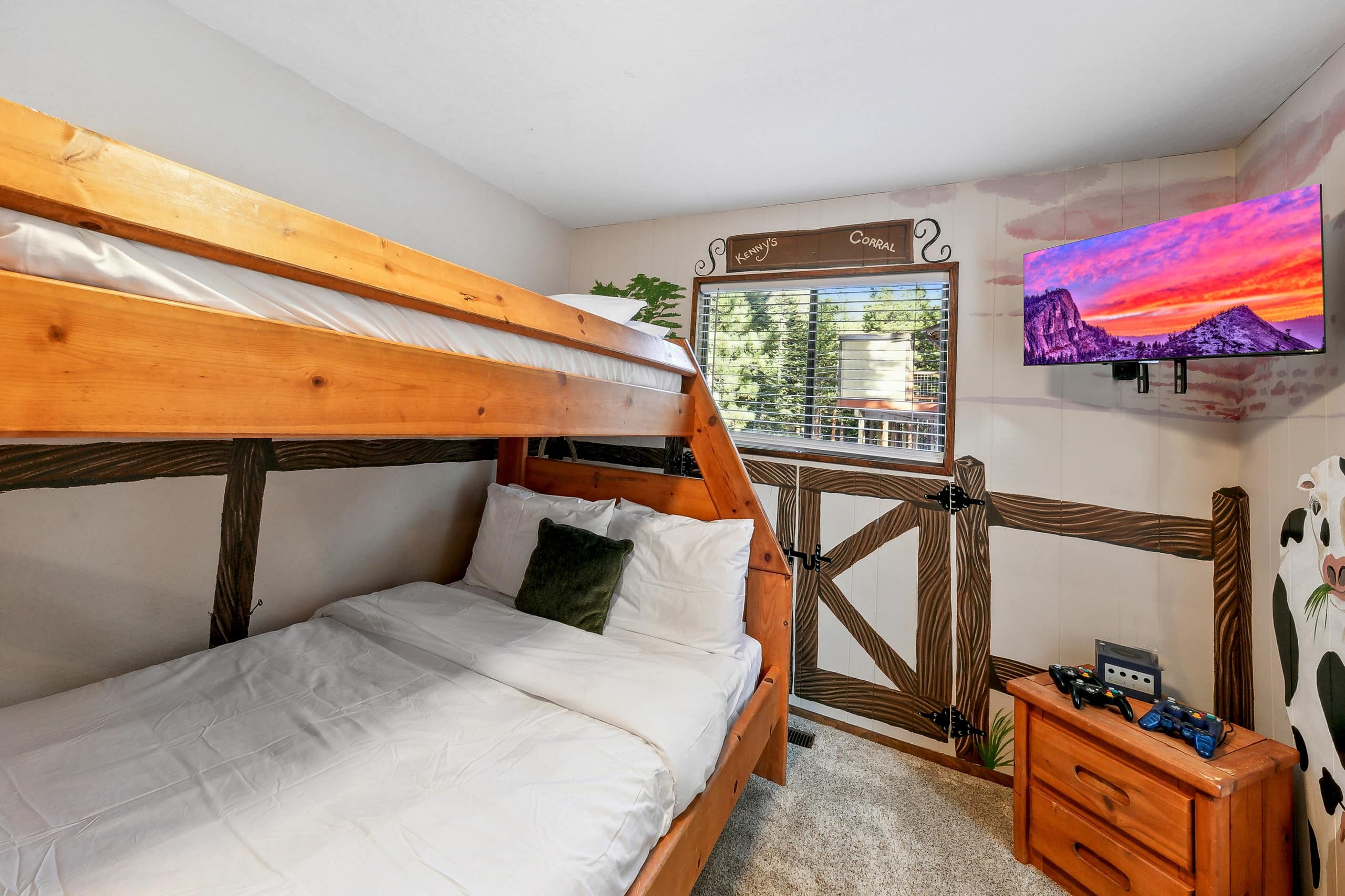 Hunting Lodge with Hot Tub, Sauna & Trail Access - Photo 31