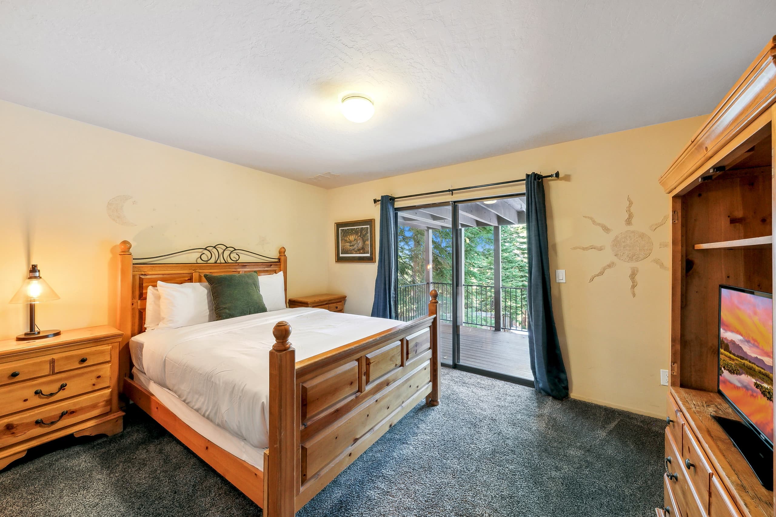 Hunting Lodge with Hot Tub, Sauna & Trail Access - Photo 29