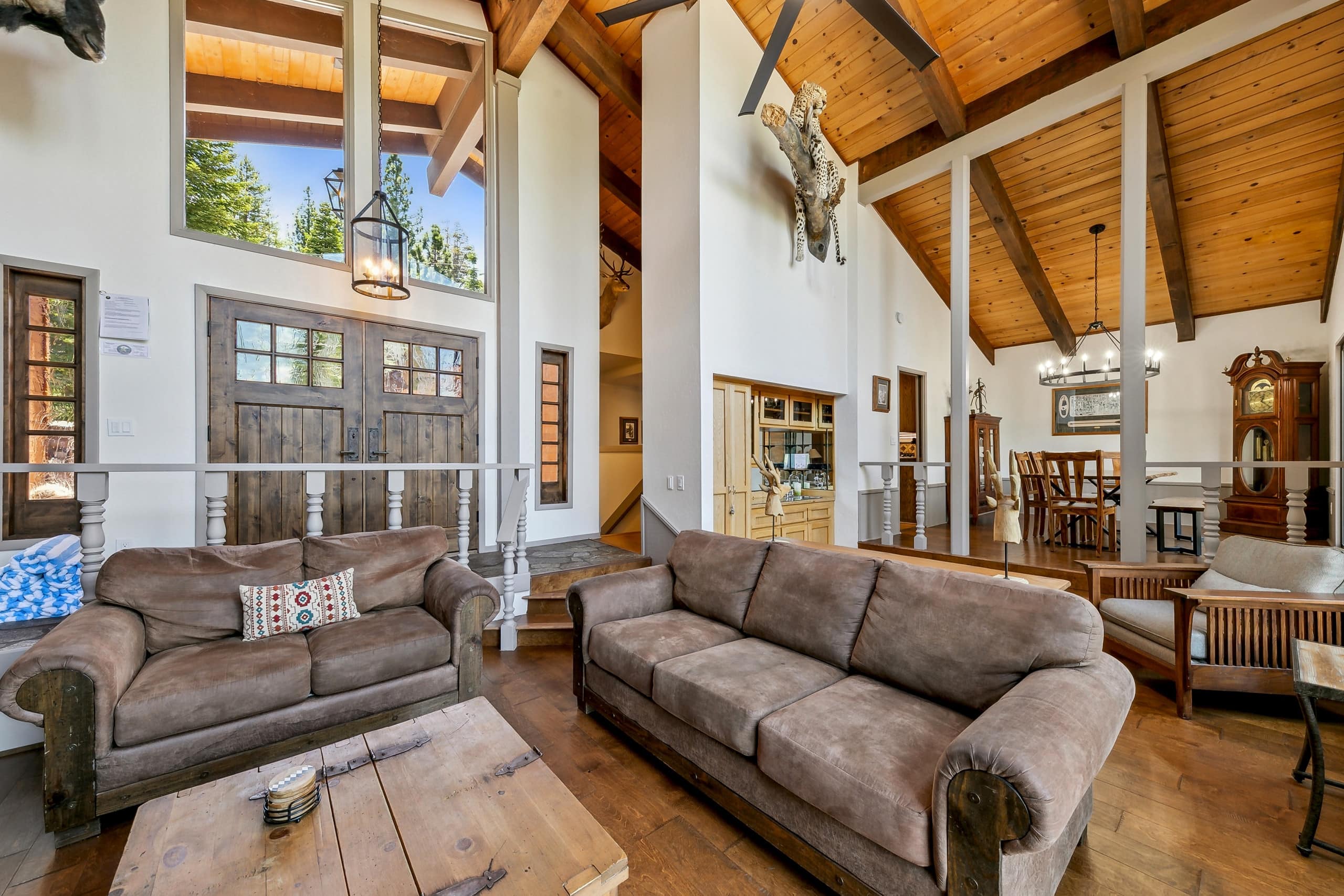 Hunting Lodge with Hot Tub, Sauna & Trail Access - Photo 10