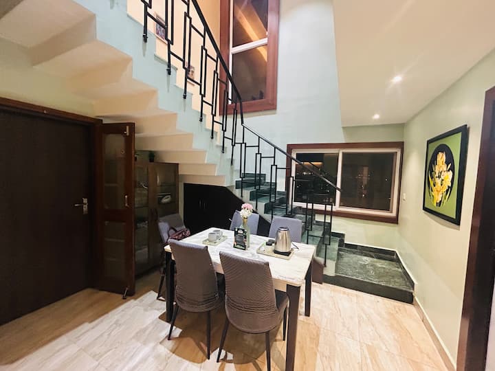 Luxury 4 Bhk in Iris Duplex Penthouse - 19th Floor