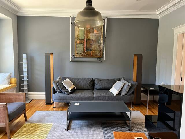 Prime location, Bright and Airy 4Br/3.5 bath home