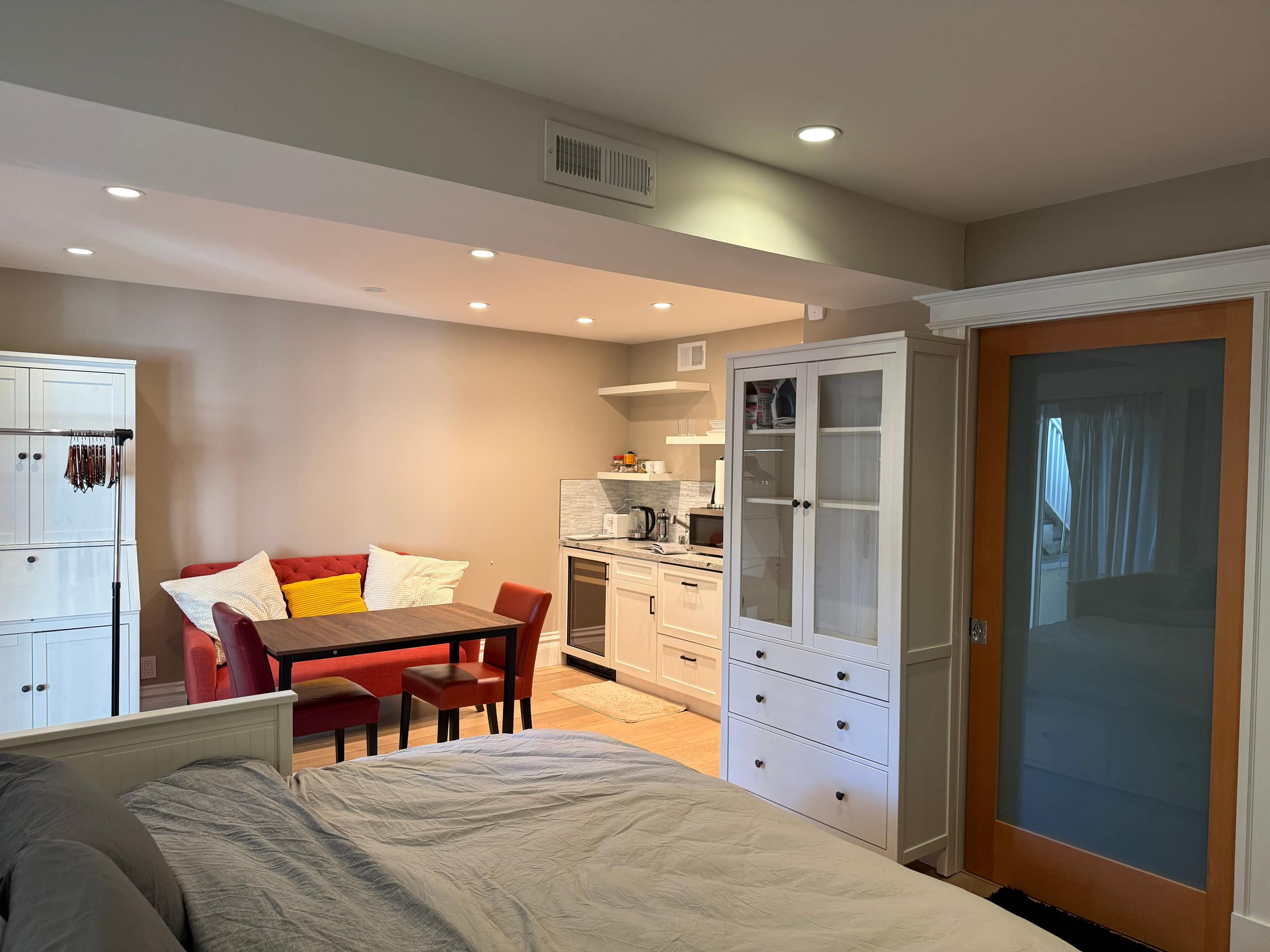 Home in San Francisco · ★4.9 · 5 bedrooms · 5 beds · 4.5 baths - Image 8