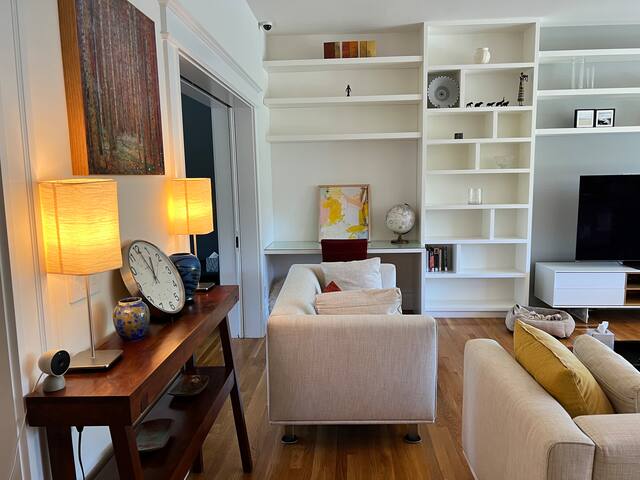 Luxurious modern 5 bed/4.5 bath home near Presidio gallery image 3