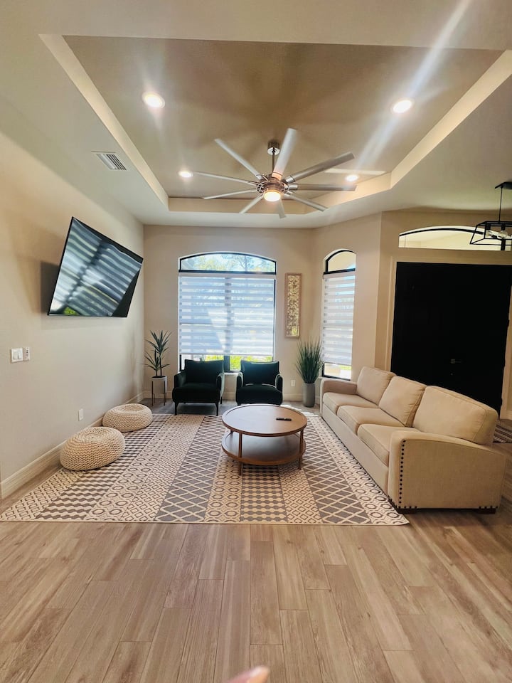 Island Of Joy W/ Saltwater Pool & Hot Tub - North Port, FL