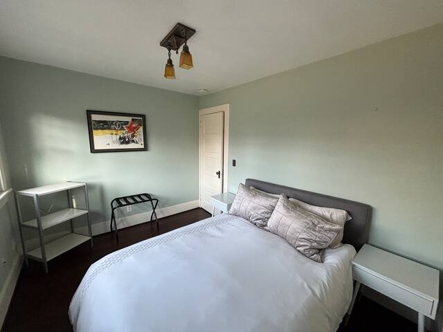 Historic Craftsman–Modern Luxury Near Park & Café gallery image 5