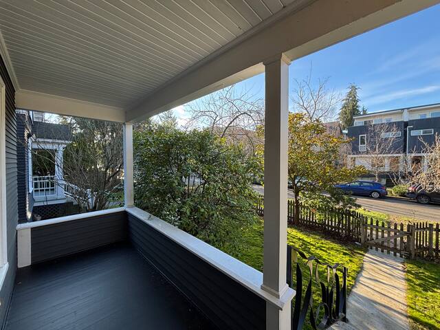 Historic Craftsman–Modern Luxury Near Park & Café gallery image 4