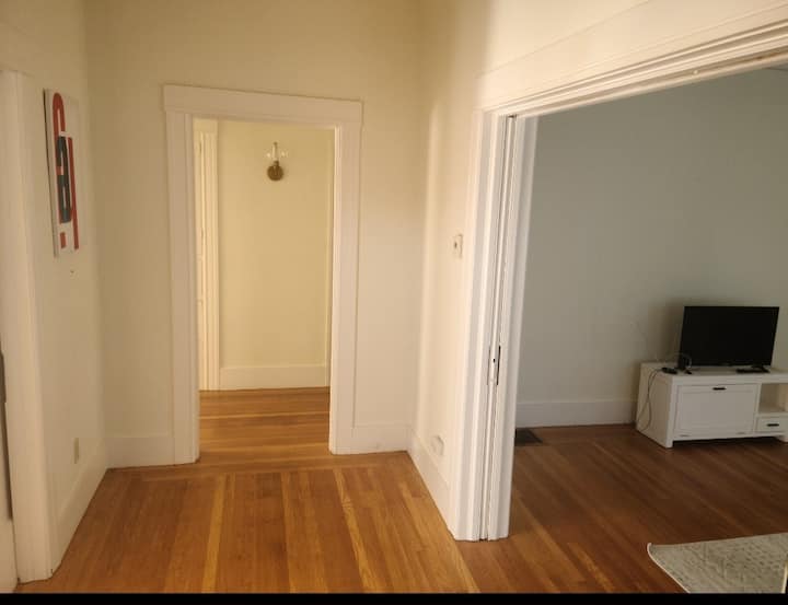 Large Comfortable House - Oakland, CA