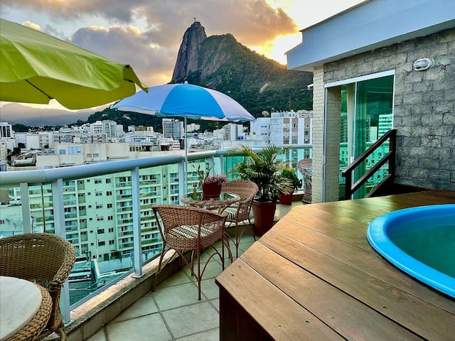 Cobertura com linda vista para o Cristo