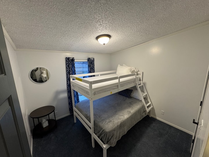 Top Bunk má hmotnostný LIMIT 150 libier. 