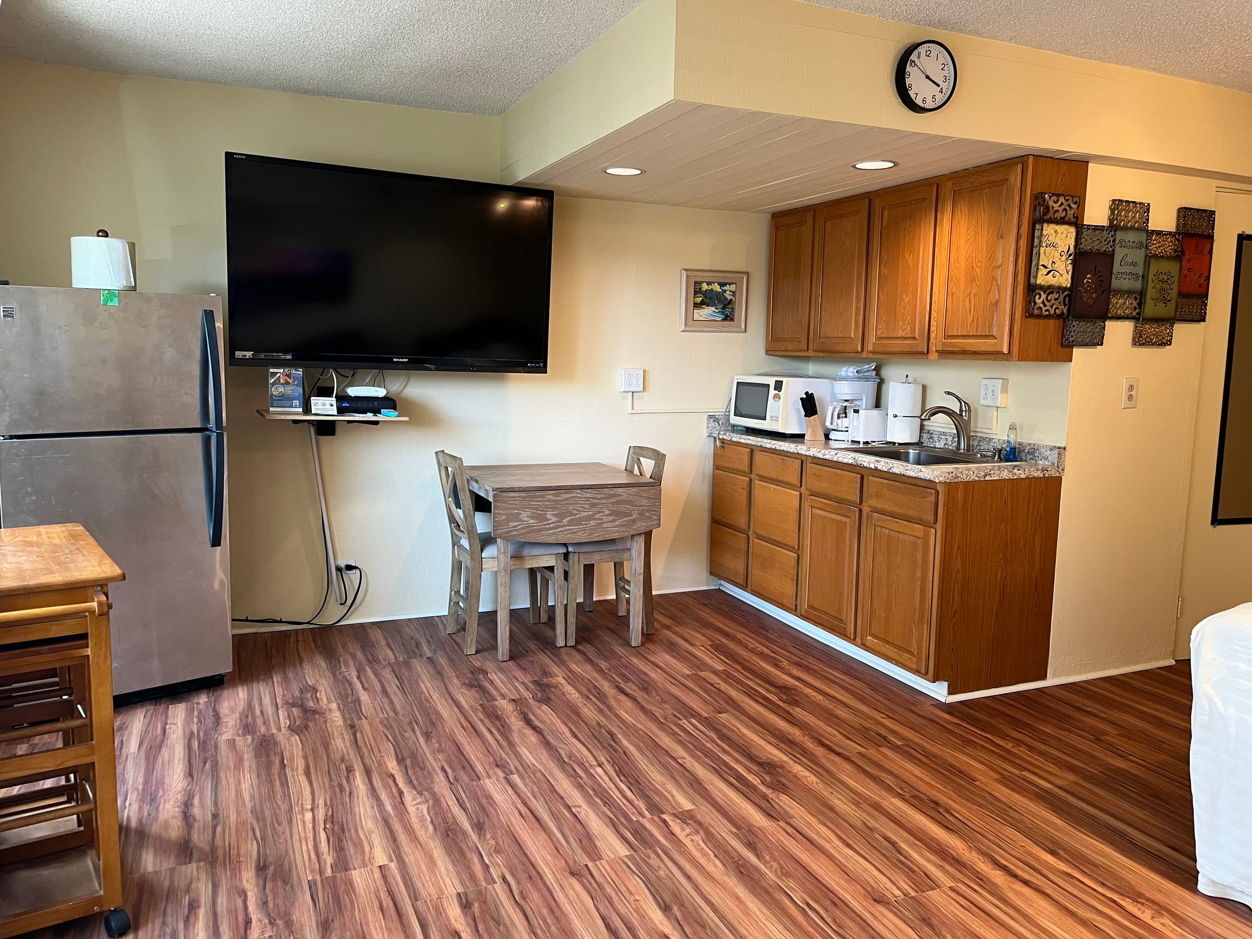 Cozy Studio at Imperial Waikiki – 1 Block to Beach - Image 6