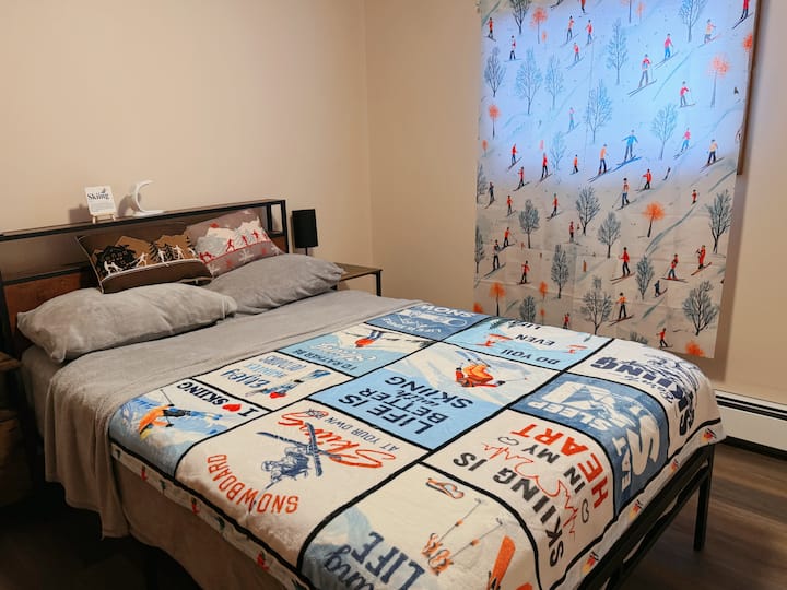 חדר אורחים 2 עם מיטה מלאה