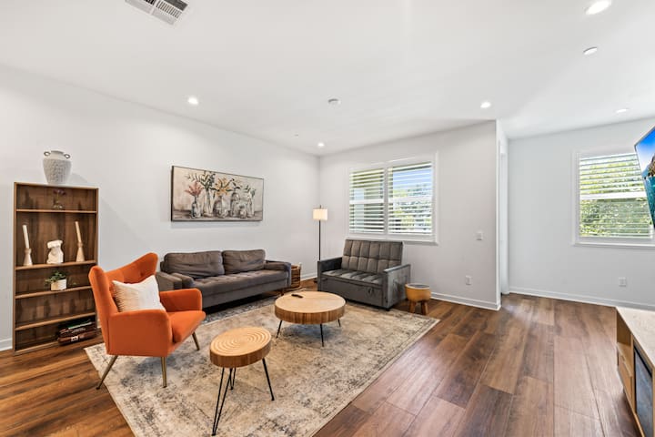 City View Luxury Retreat 3b3.5b Home In Irvine - Irvine, CA