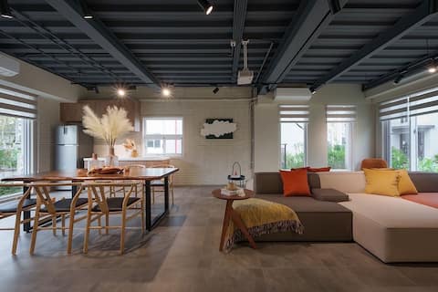 Enjoy a Nordic-style home | Entire villa | Electric mahjong table and KTV | Large living room for ga