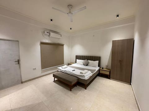 Spacious 2BHK-AC |TV| No Cooking Facilities|