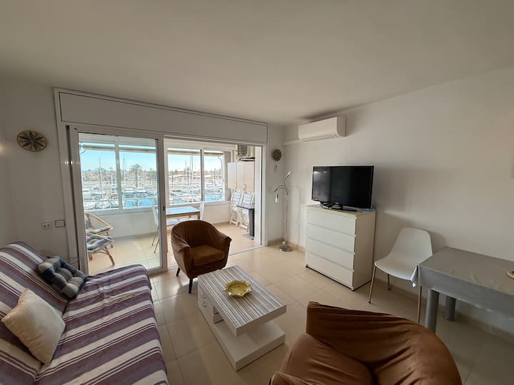 Awaydays - Apartment By The Canal With Wi-fi - Castelló d'Empúries