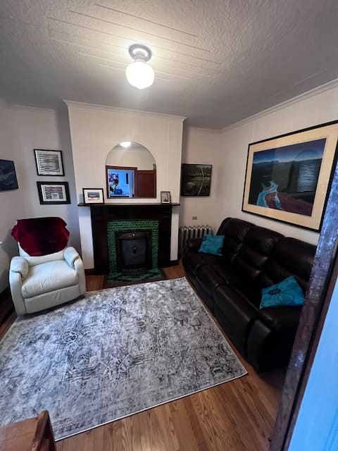 Top Airbnb: Historic Georgetown House in Old Churchill Park