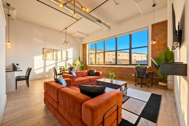 Near Metlife & Nyc | Loft, Gym, Patio, Parking - Bloomfield